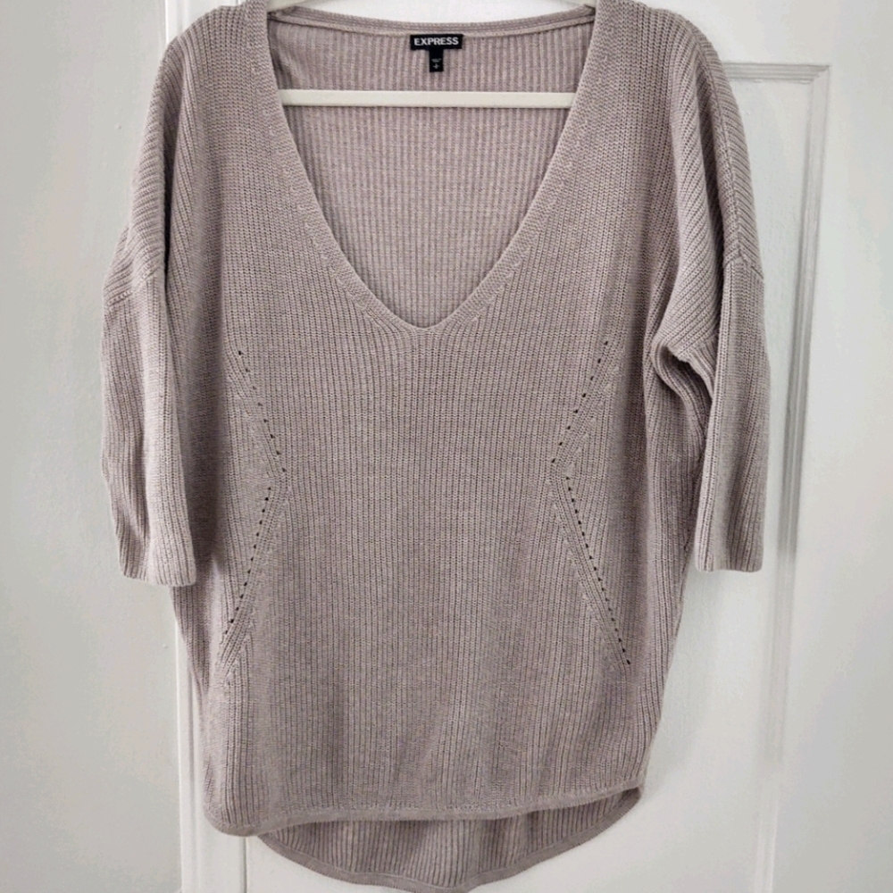 EUC sz s Express v neck 3/4 cotton sweater